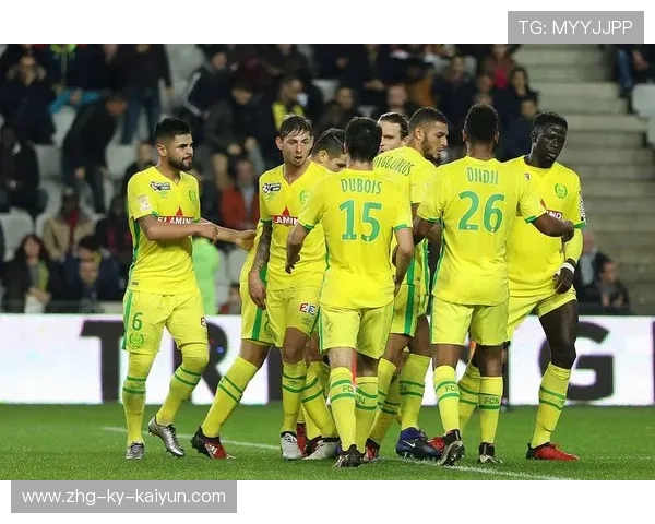 多特在中场的高效运转帮助球队掌控比赛 多特在中场的高效运转帮助球队掌控比赛