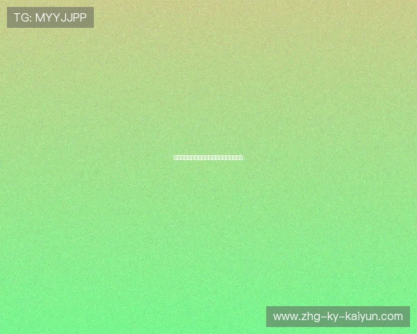 球滚进水杯里,观众喝了一口水发现里面有球 球滚进水杯里,观众喝了一口水发现里面有球